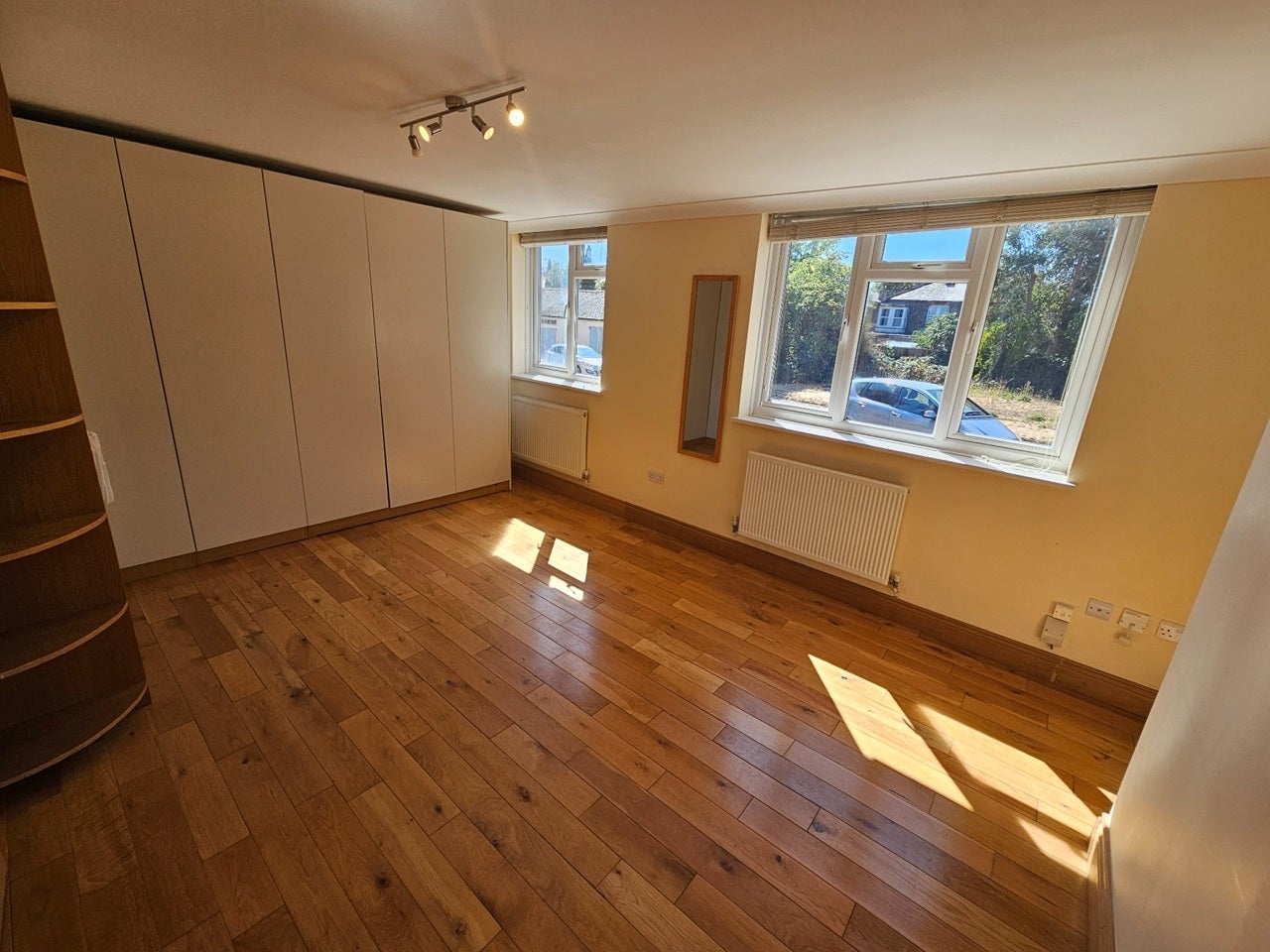 Flat Walpole Close in Greater London