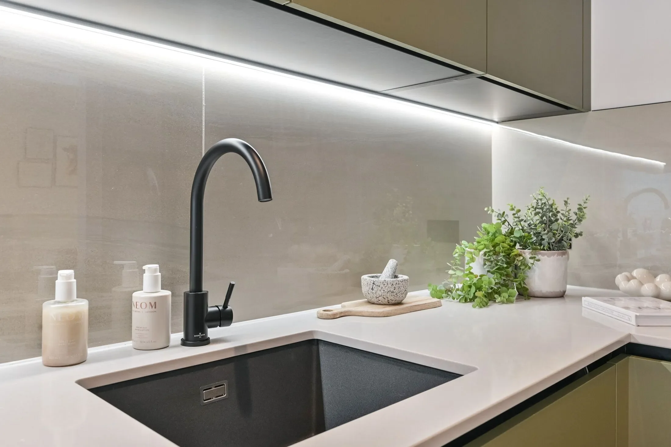 Flat Ravensbury Terrace in Greater London