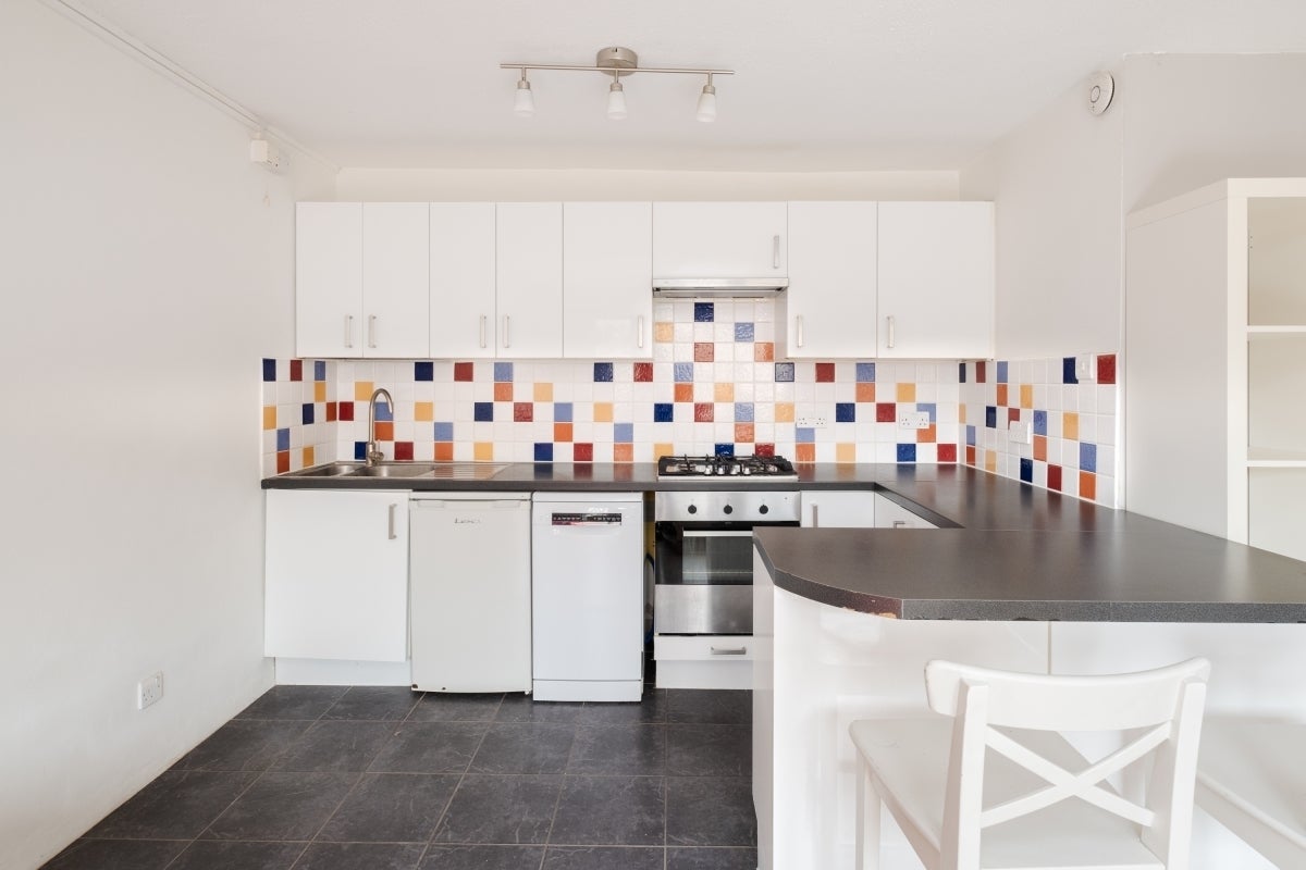 Flat Sturmer Way in Greater London