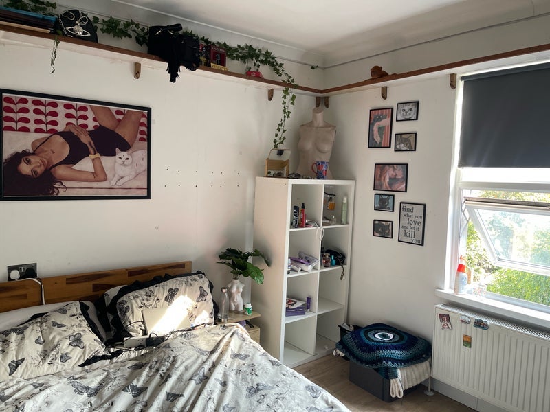Room Dresden Road in Greater London