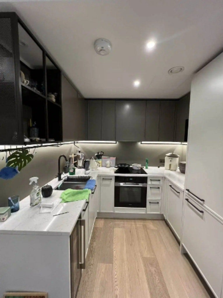 Flat Thurstan Street in Greater London