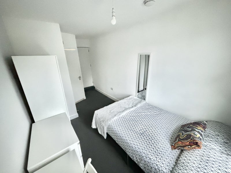 Room Hook Road in Epsom and Ewell