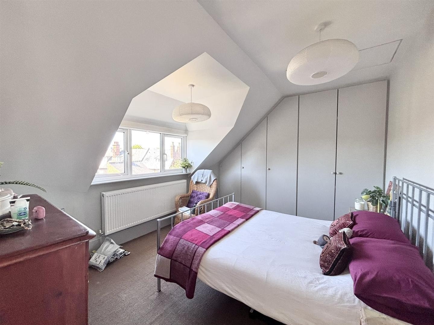 Flat Walm Lane in Greater London