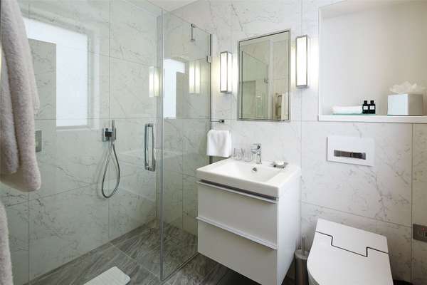Flat Cheval Place in Greater London