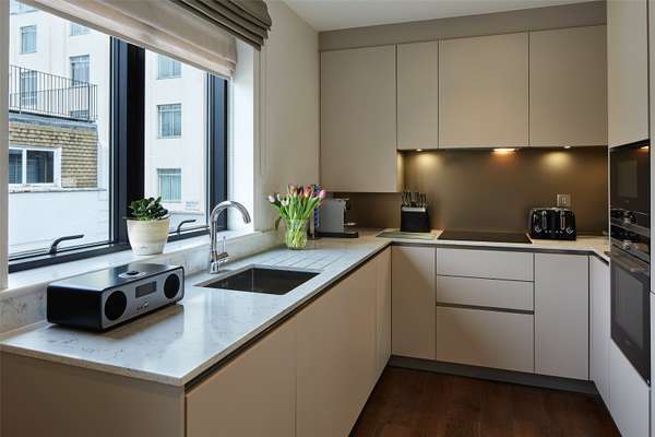 Flat Cheval Place in Greater London