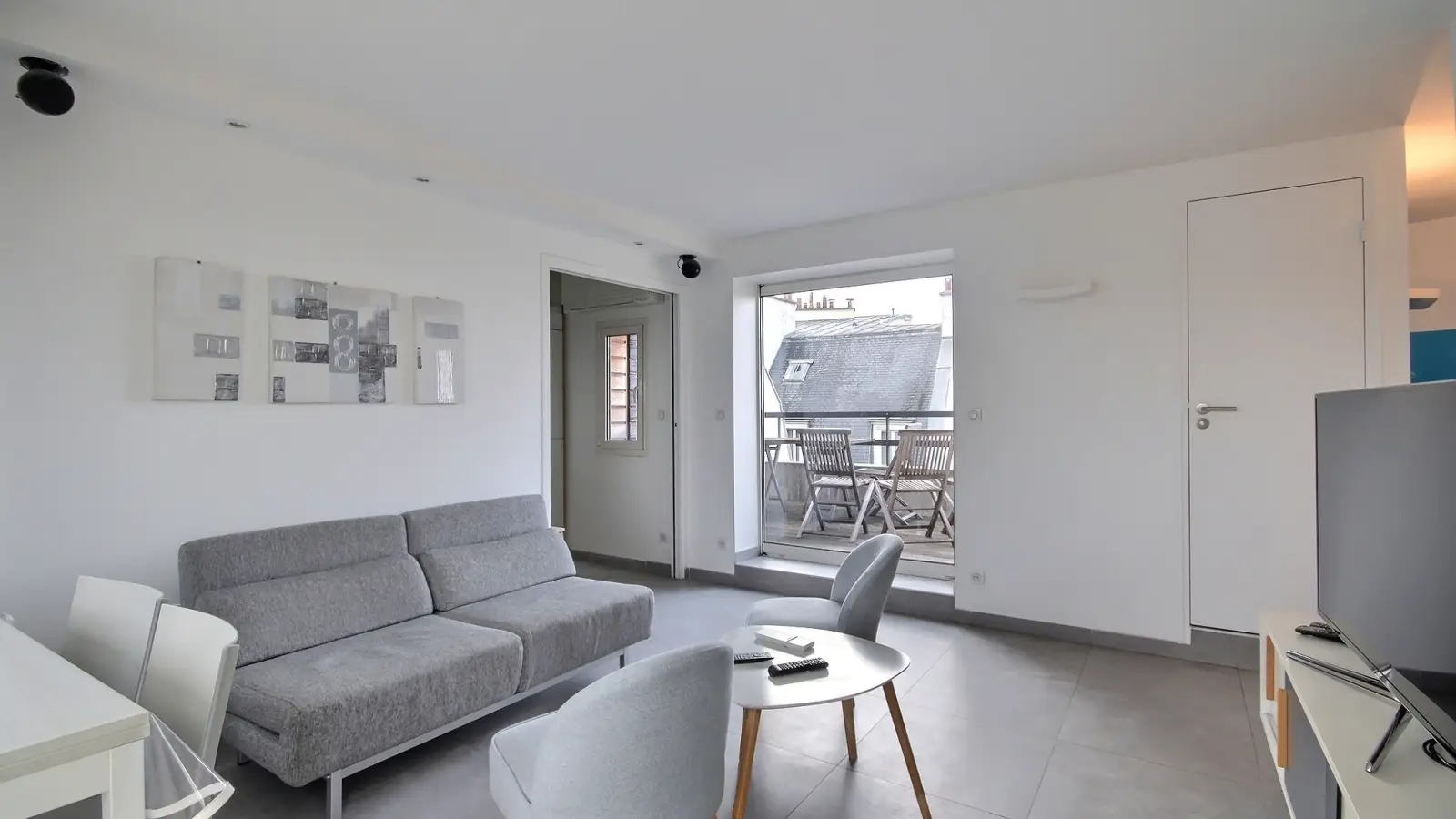 Flat Rue de Courcelles in Paris