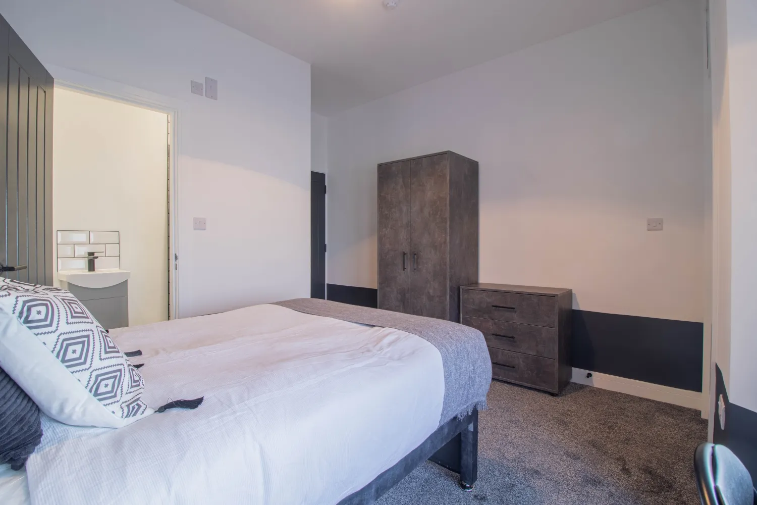 Room Chilwell Road in Nottingham