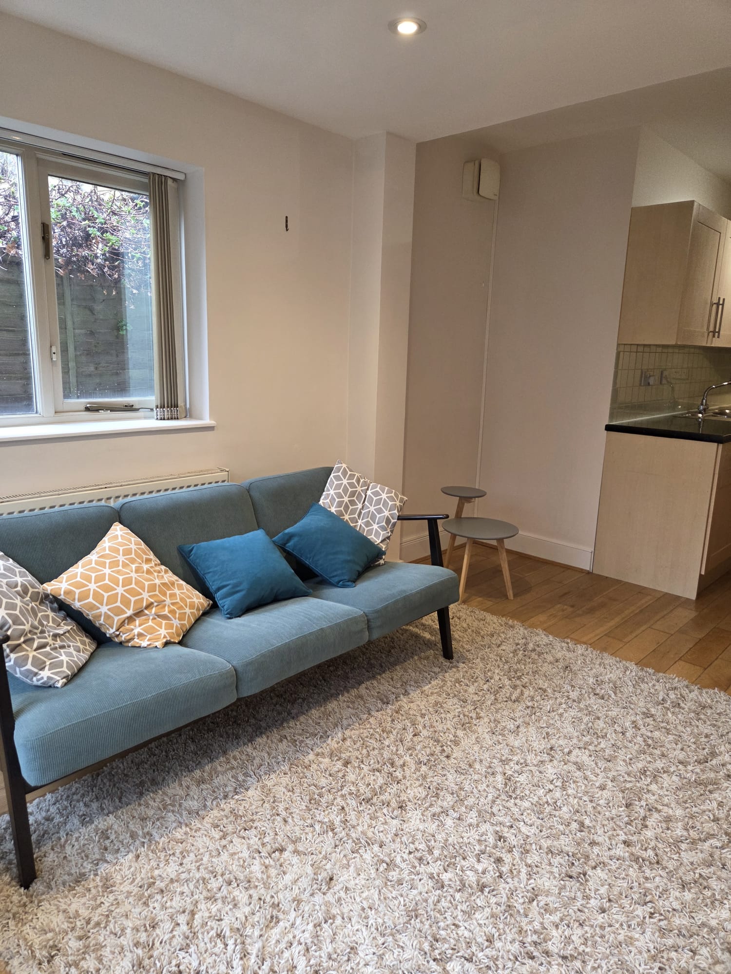 Flat Midmoor Road in Greater London