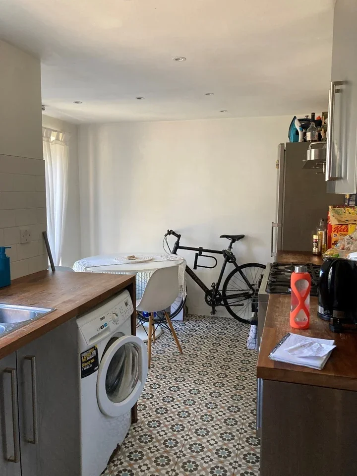 Room Gorleston Road in Greater London