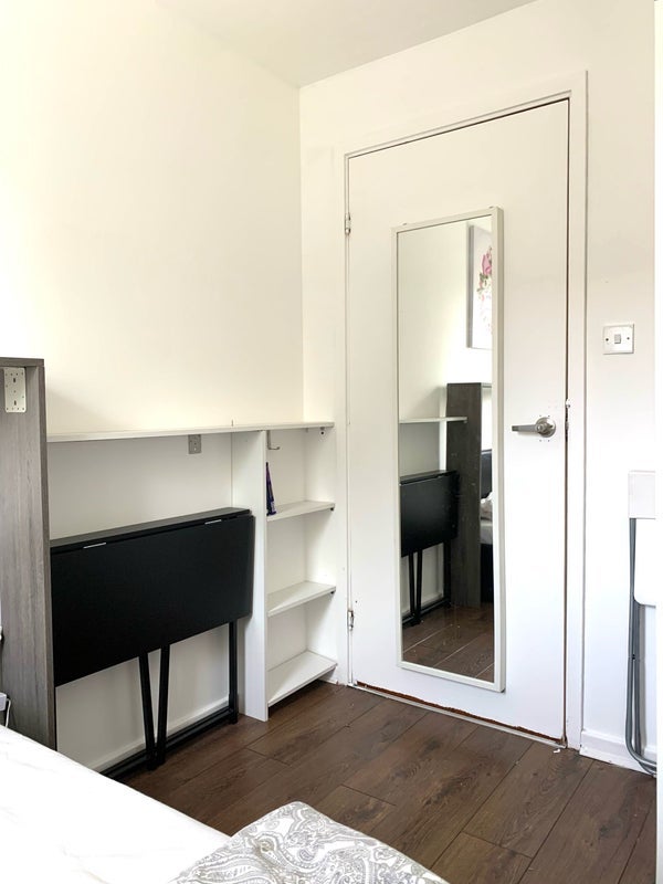 Room Cable Street in Greater London