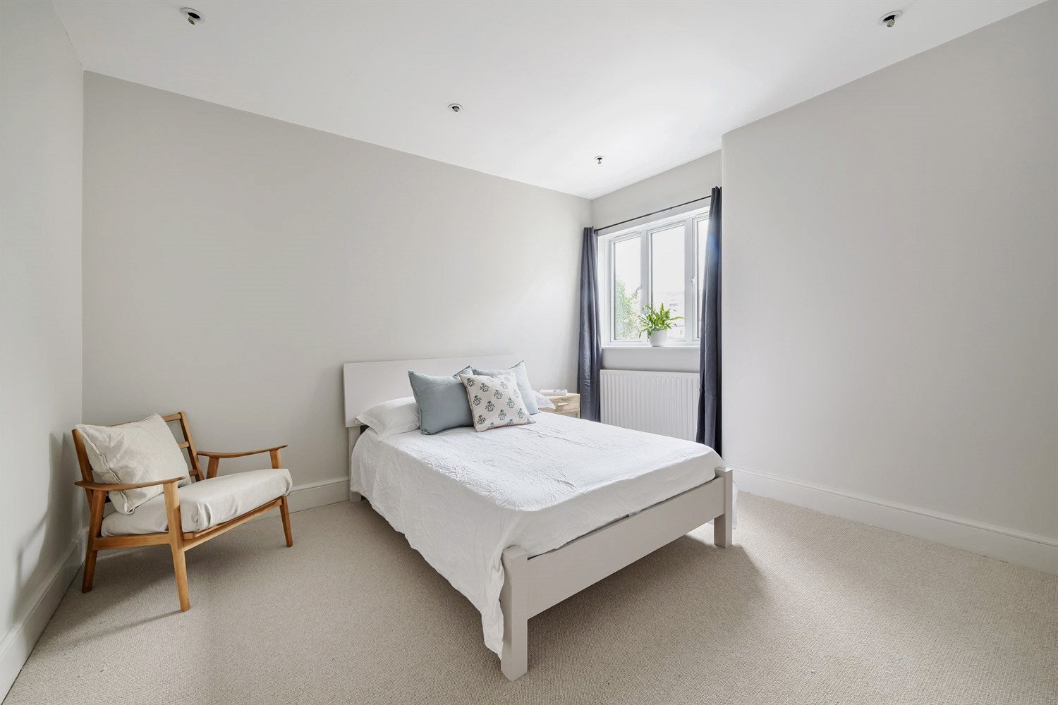 Flat Dalgarno Gardens in Greater London