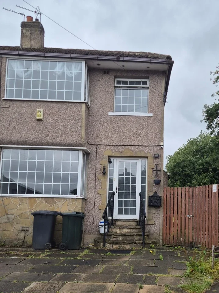 House Brantwood Grove in Bradford