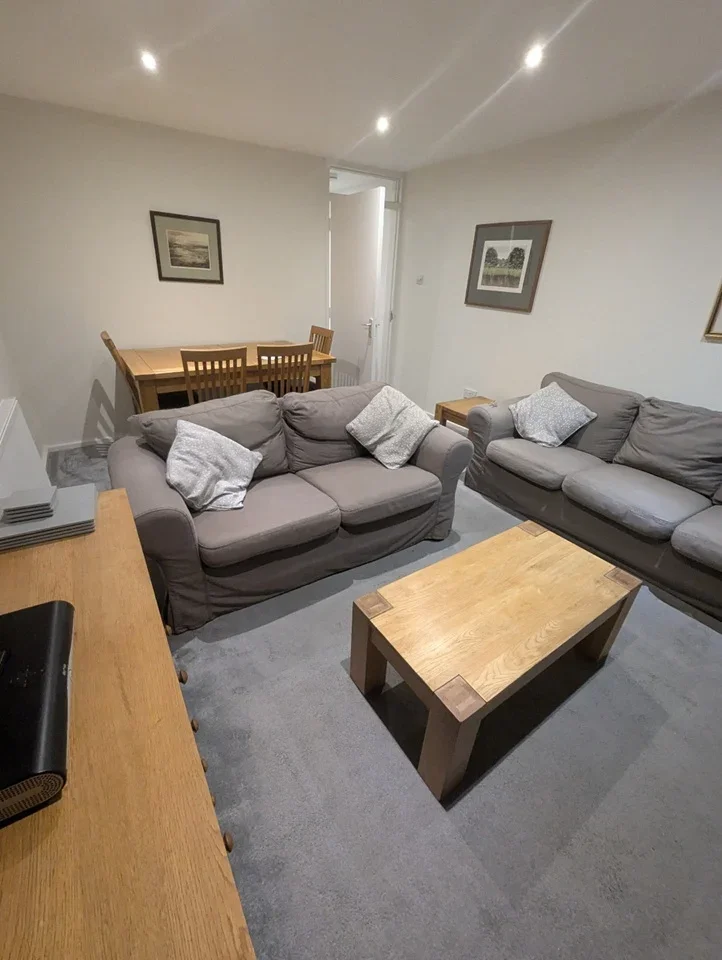 House Wilcox Close in Greater London