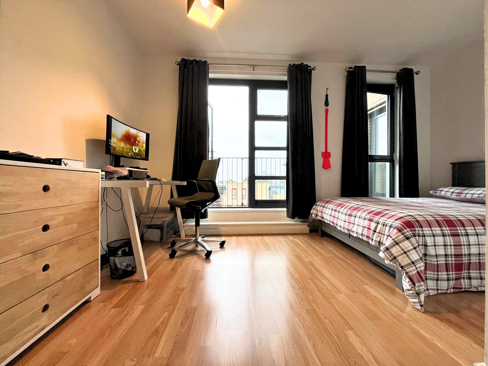 Flat Fawe Street in Greater London