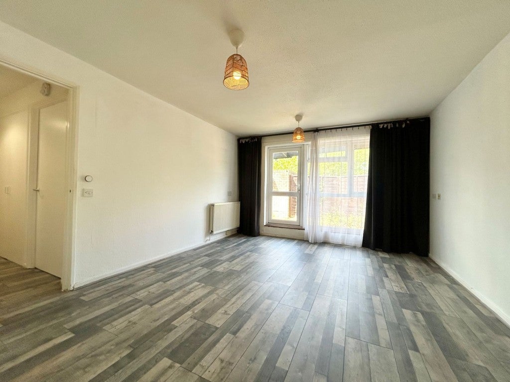 Flat Downs Barn Boulevard in Milton Keynes
