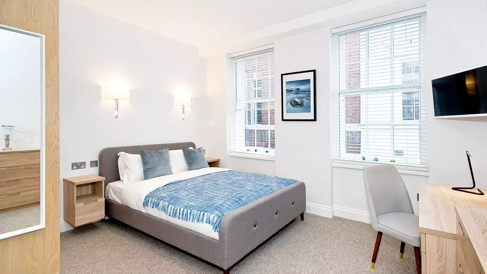 Flat Essex Street in City of Westminster