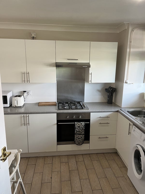 Room Woking Close in Greater London