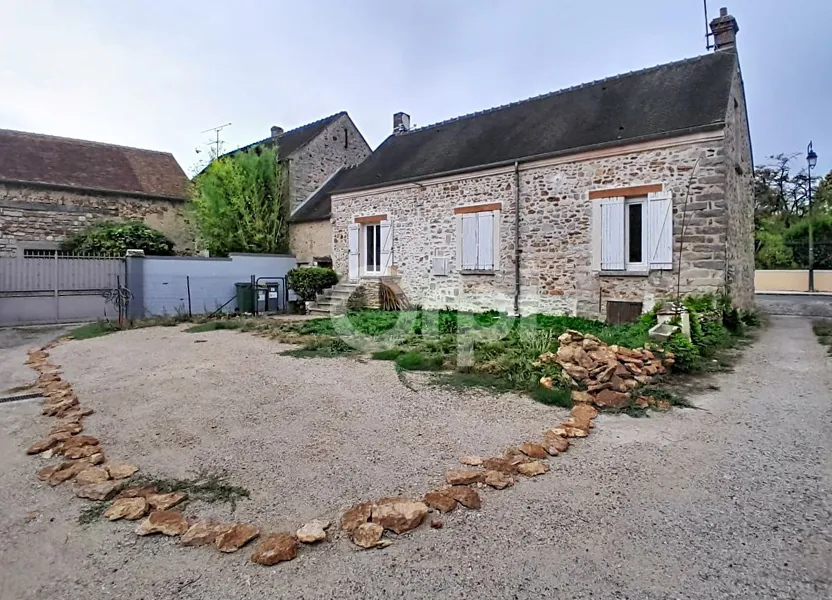 Flat D 637 in Fleury-en-Bière