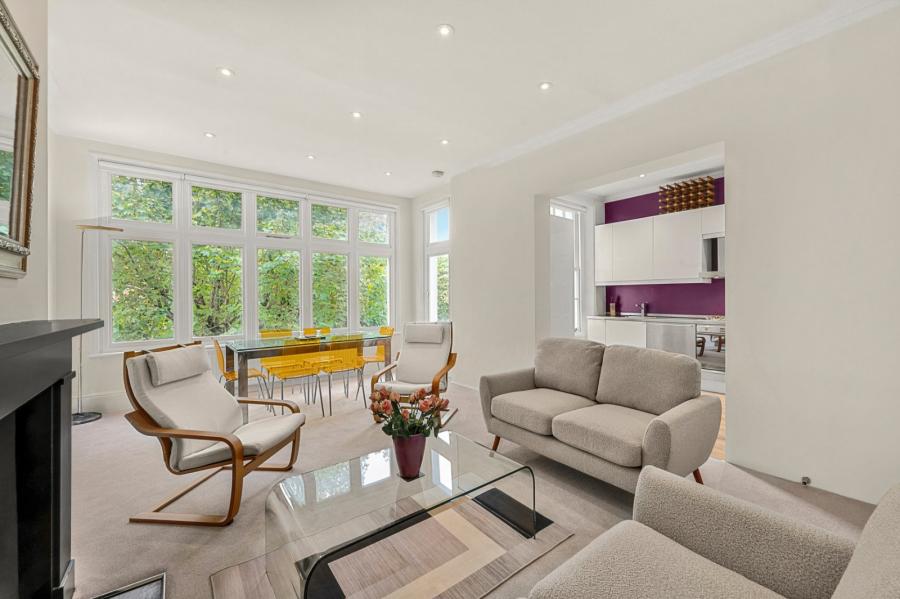 Flat Blenheim Terrace in City of Westminster
