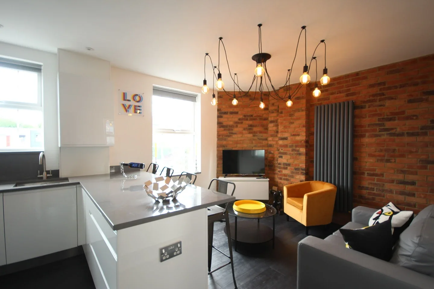 Room Lytton Road in Greater London