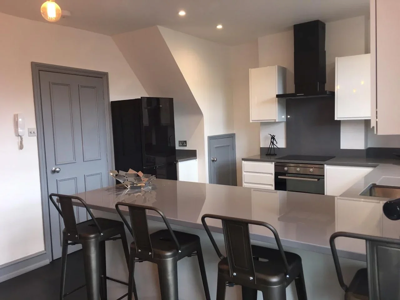 Room Lytton Road in Greater London