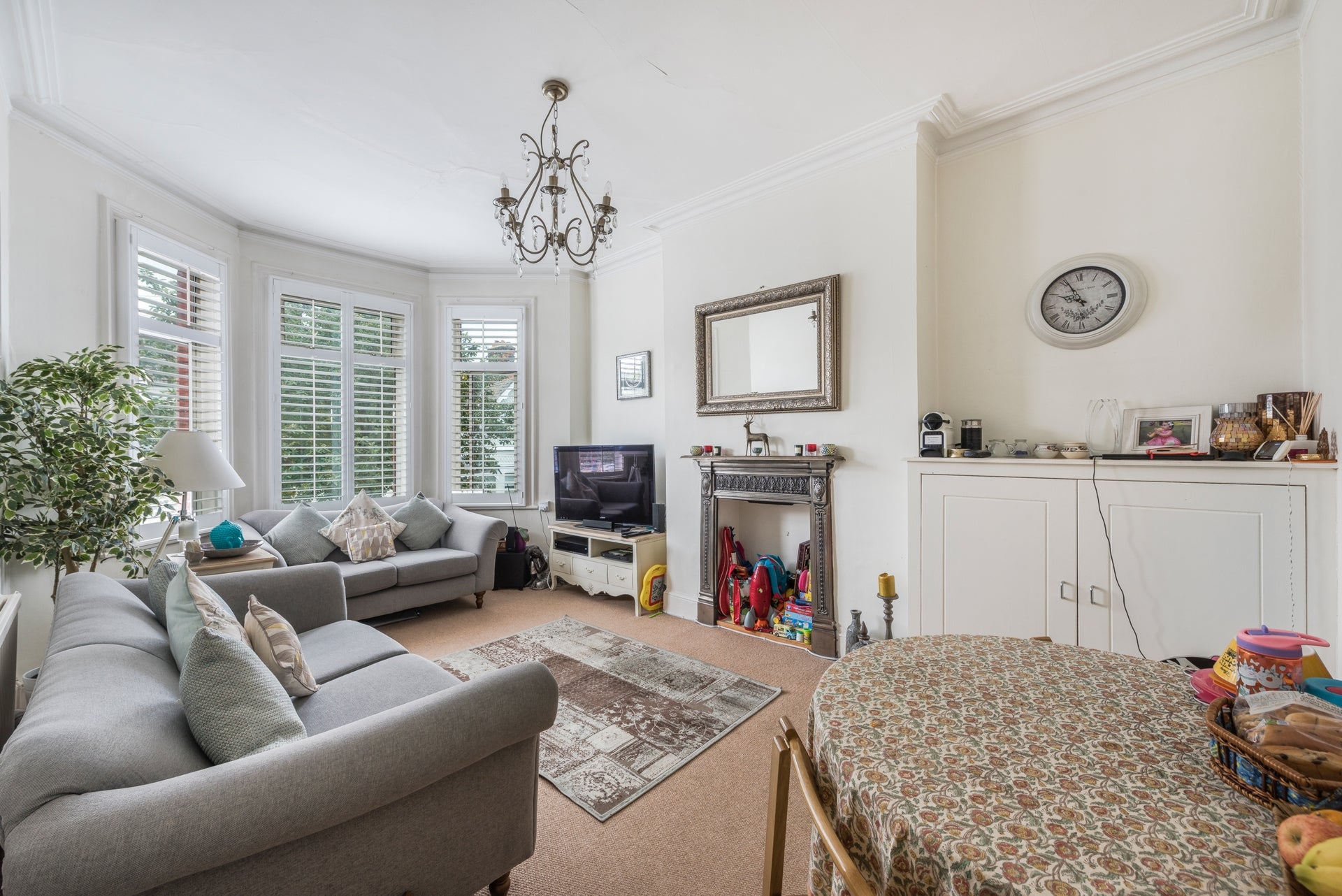 Flat Elsenham Street in Greater London