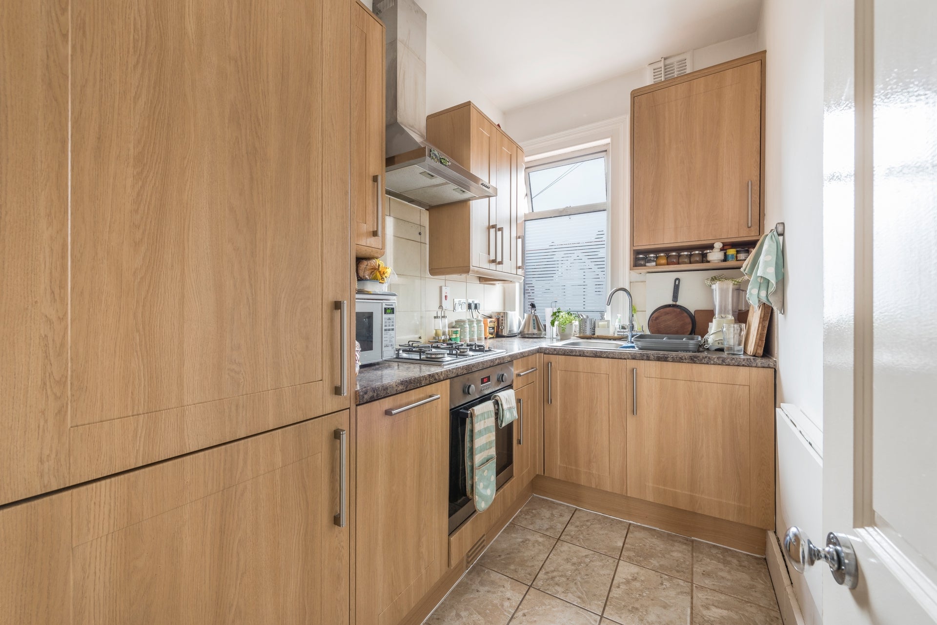 Flat Elsenham Street in Greater London