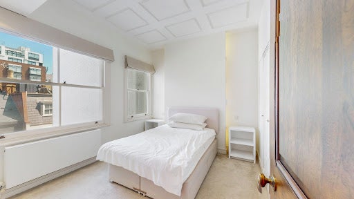 Flat Cadogan Square in Greater London