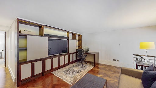 Flat Cadogan Square in Greater London