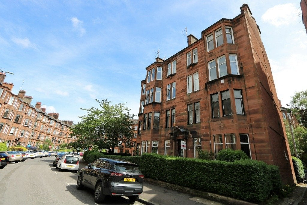 Flat Novar Drive in Glasgow
