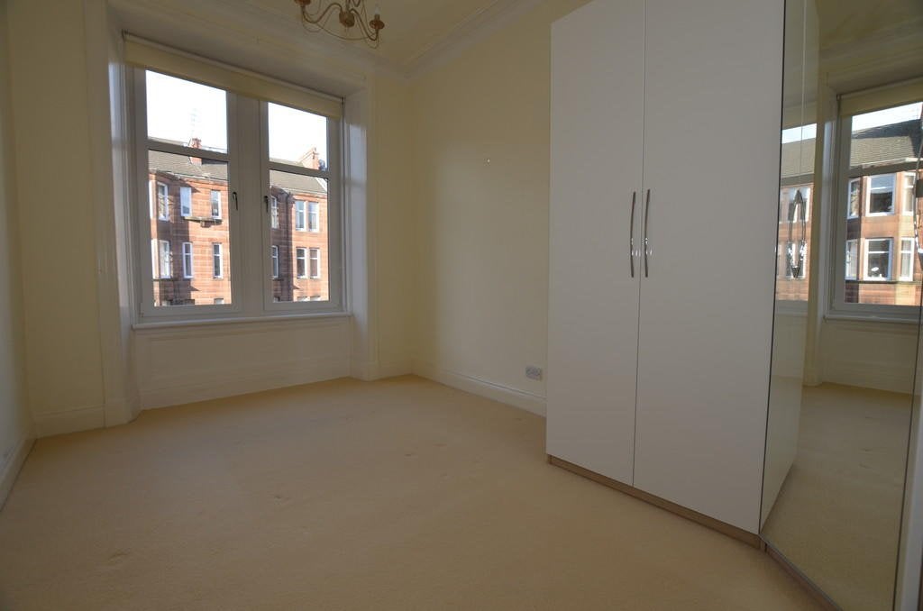 Flat Novar Drive in Glasgow