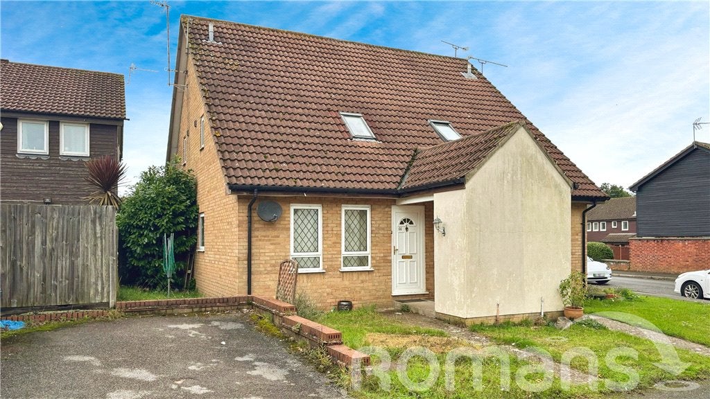 House Beaconsfield Way in Earley