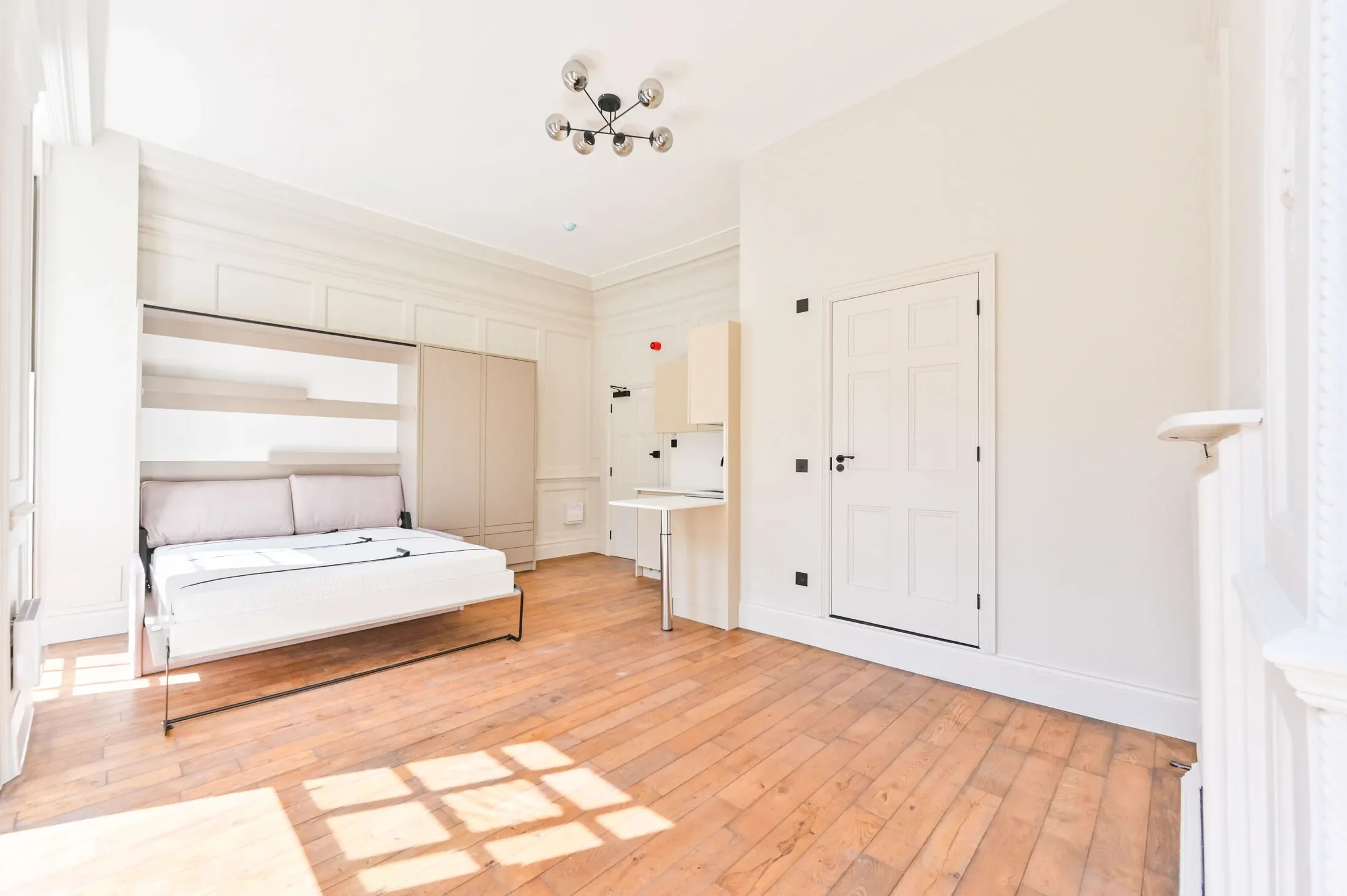 Flat Upper Berkeley Street in City of Westminster