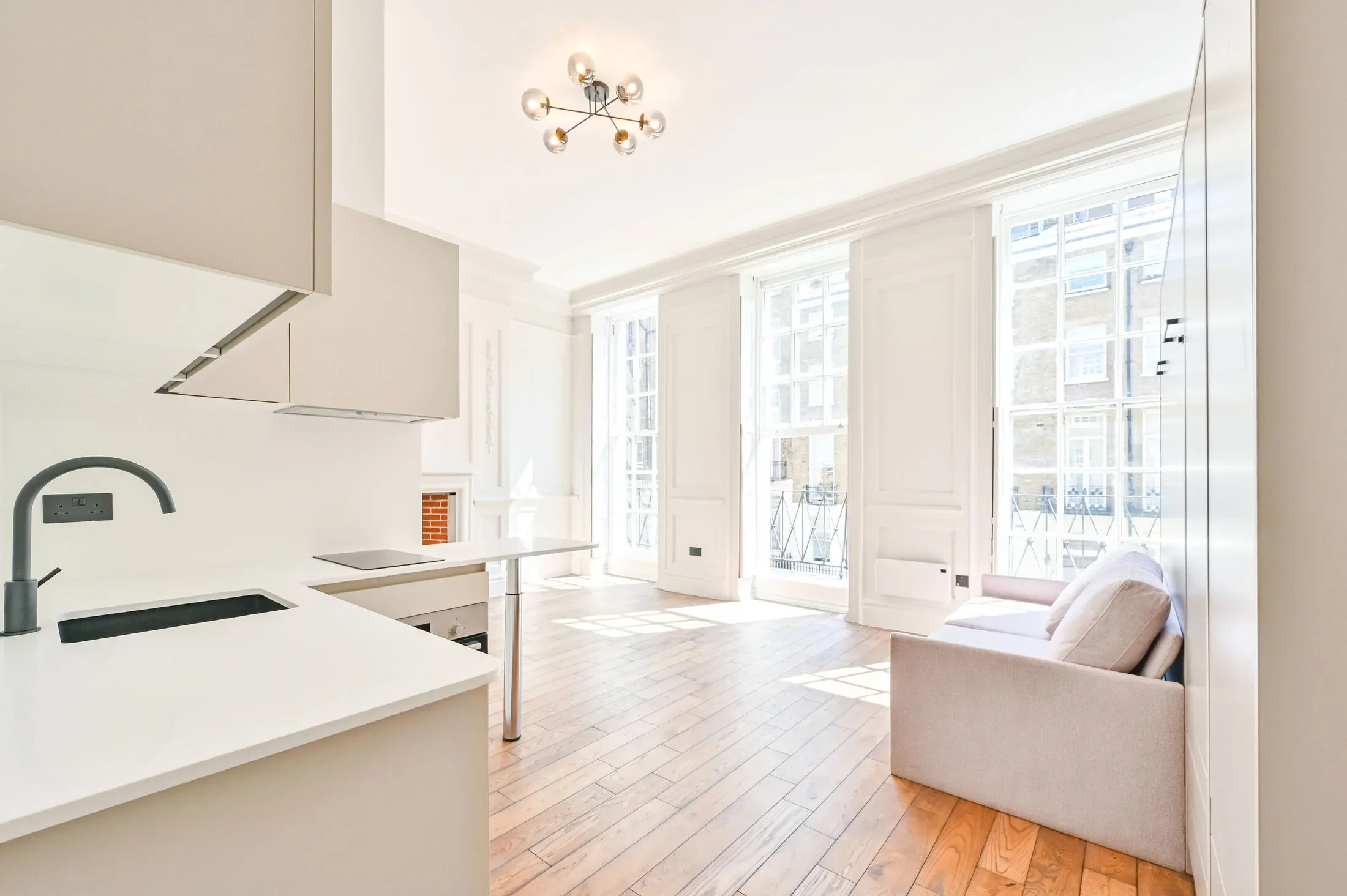 Flat Upper Berkeley Street in City of Westminster