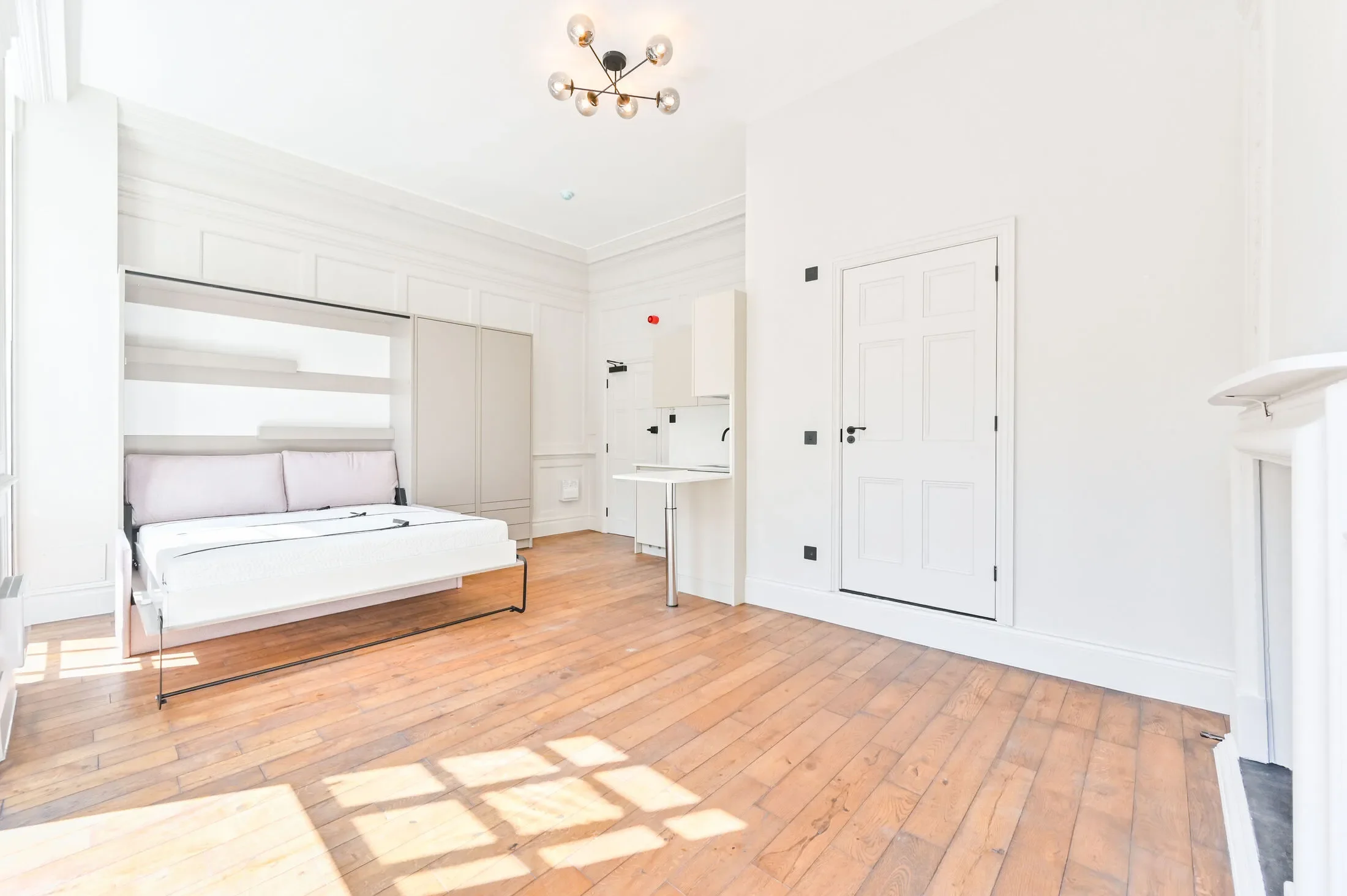 Flat Upper Berkeley Street in City of Westminster