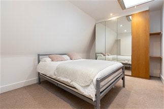 Flat Uxbridge Road in Greater London