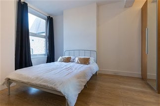 Flat Uxbridge Road in Greater London