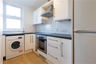 Flat Uxbridge Road in Greater London