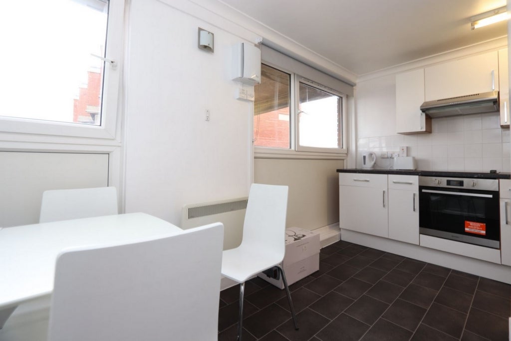 Room Globe Road in Greater London