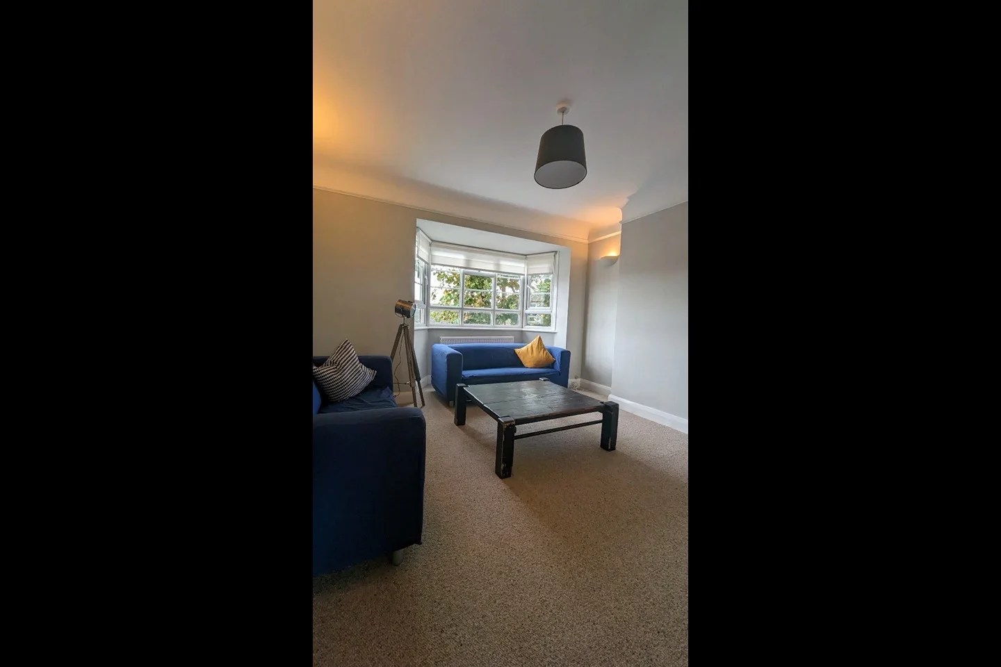 Flat Burntwood Lane in Greater London