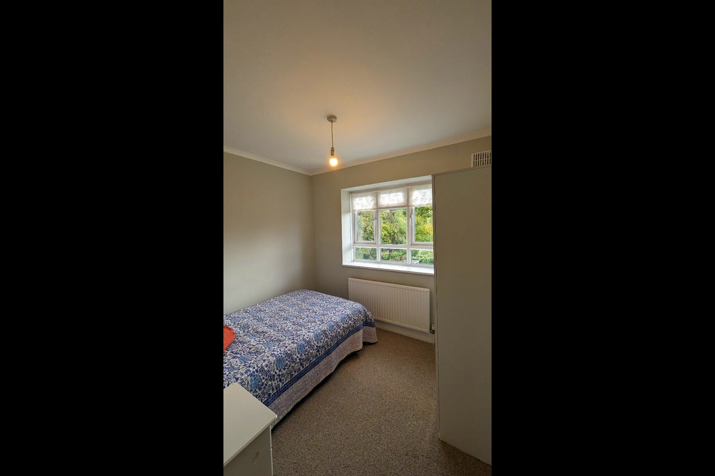 Flat Burntwood Lane in Greater London