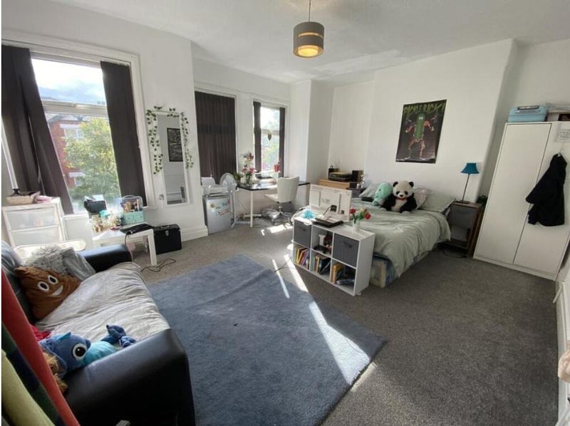 Room Langdale Road in Manchester