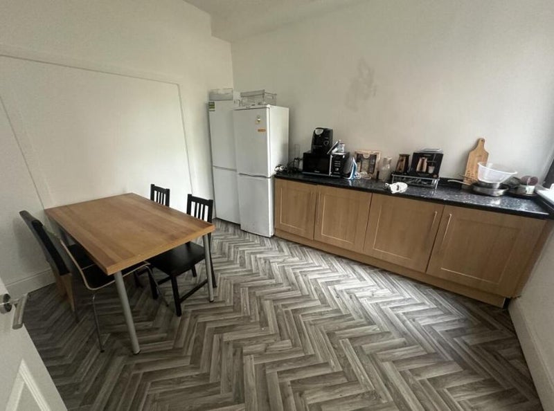 Room Langdale Road in Manchester