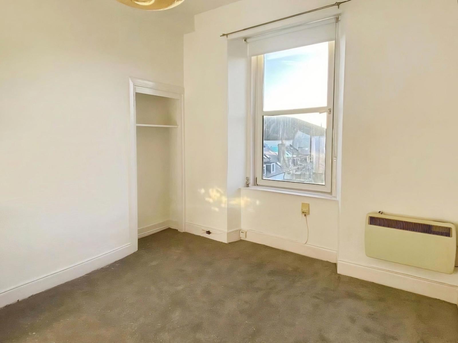 Flat Ramsay Place in City of Edinburgh