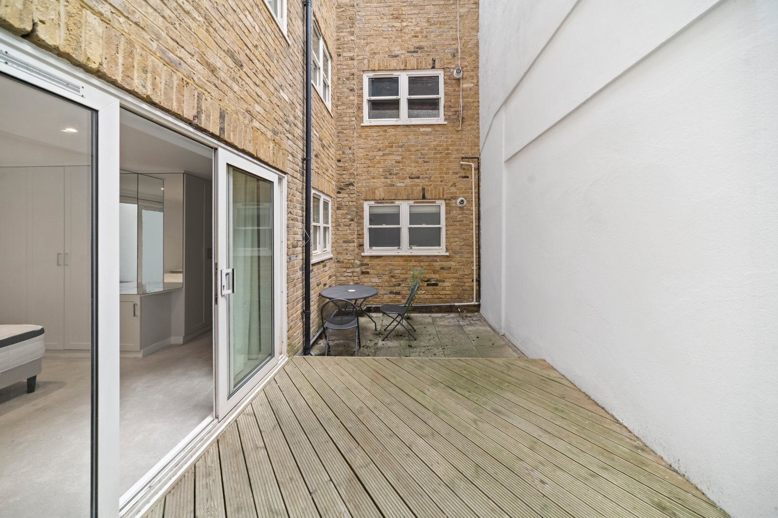 Flat Old Brompton Road in Greater London