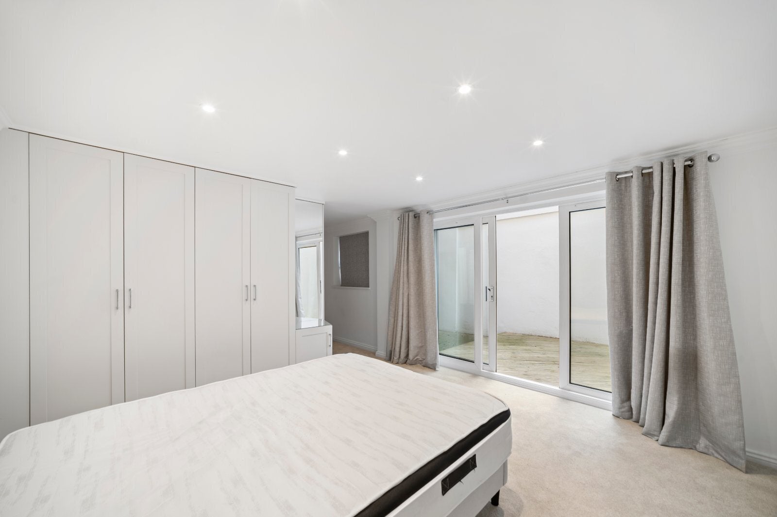 Flat Old Brompton Road in Greater London