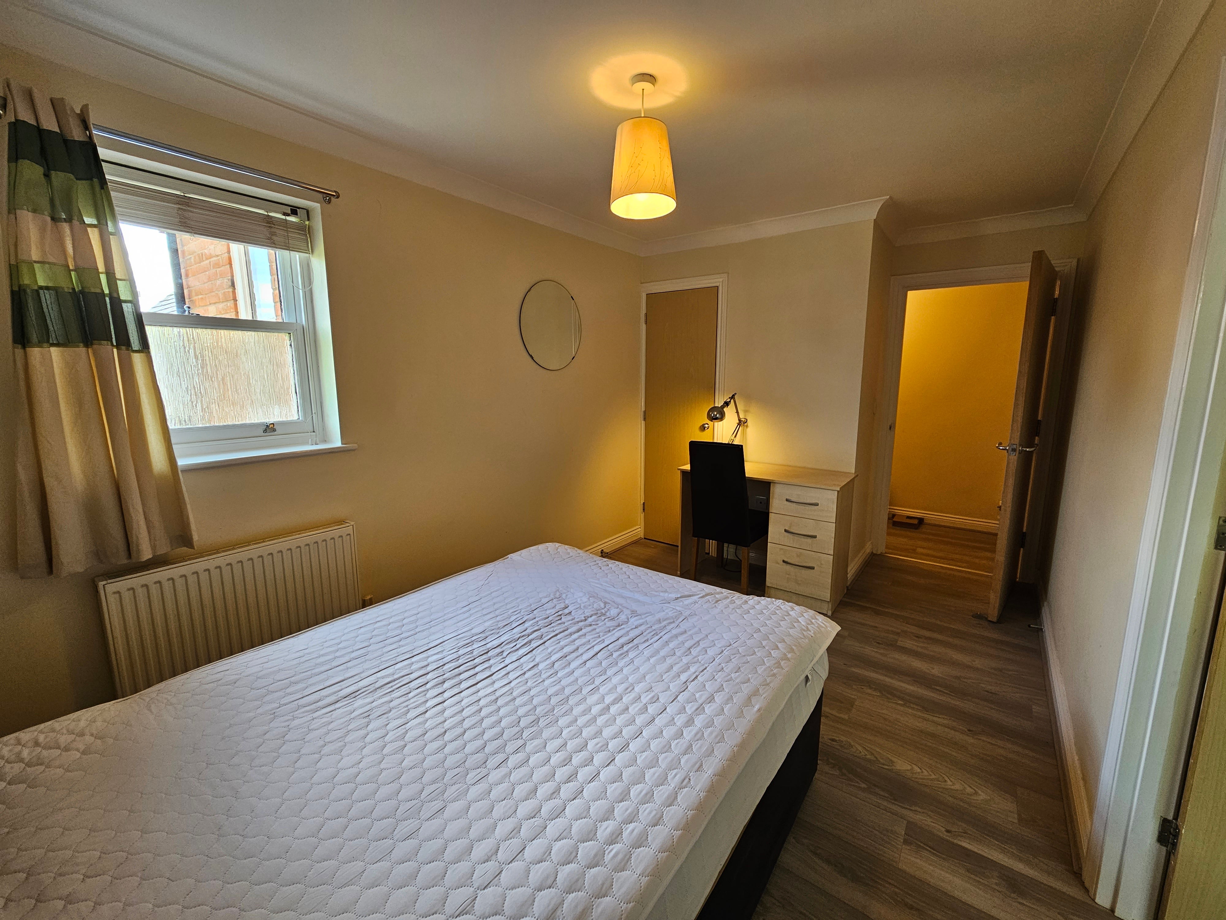 Flat Padmore Court in Leamington