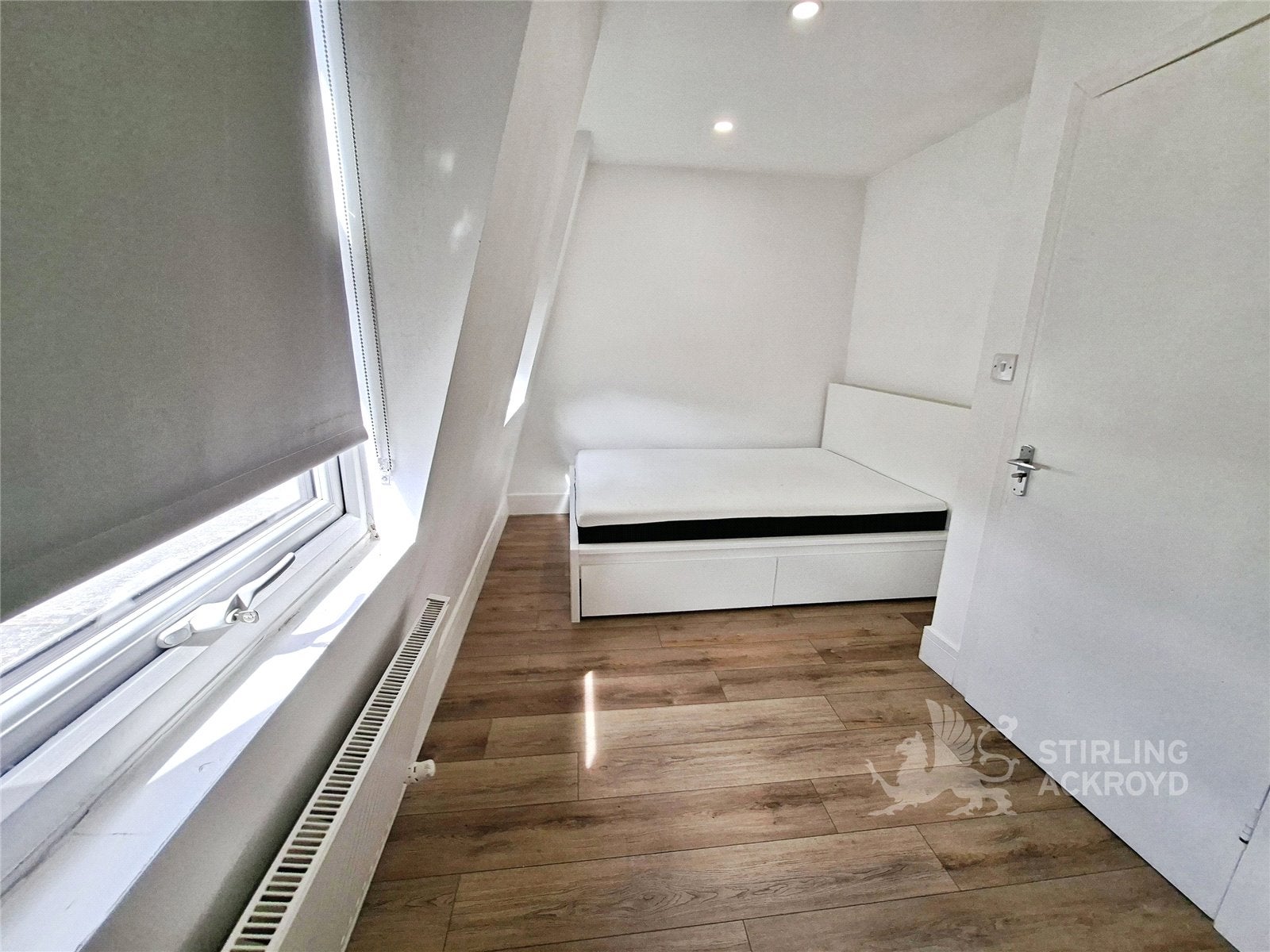 Flat Camberwell Road in Greater London