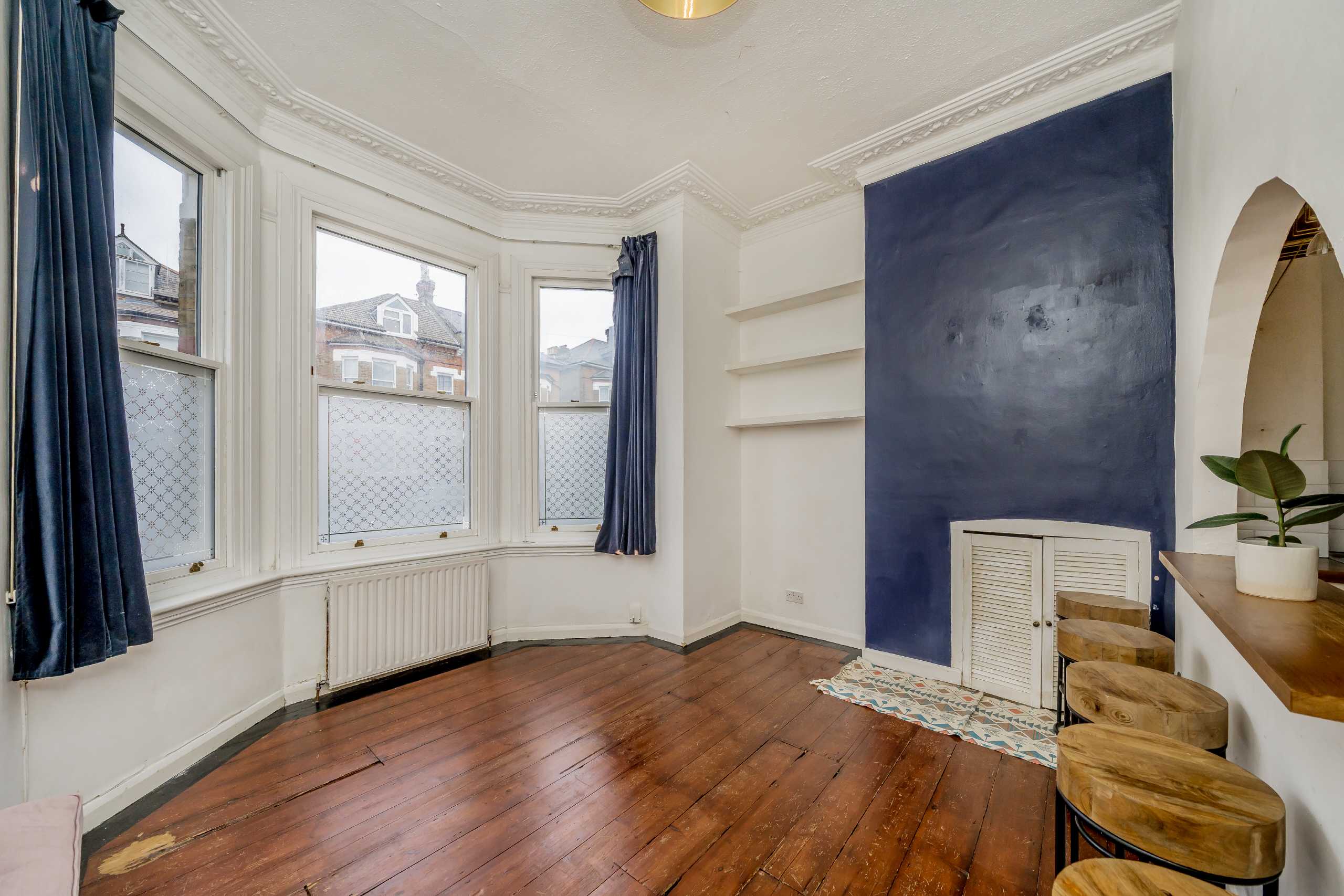 Flat Tierney Road in Greater London