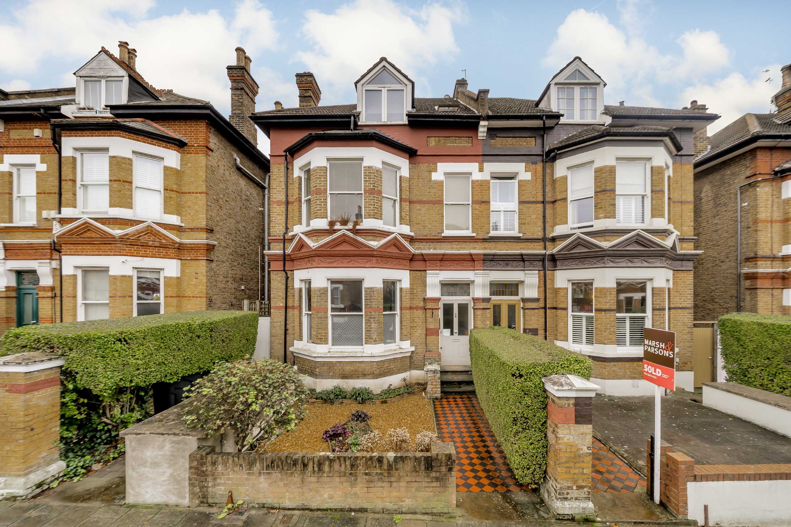 Flat Tierney Road in Greater London